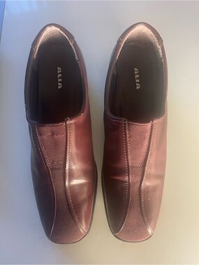 ALIA Women’s Size 11 Slip-On Dress Shoes in Burgundy